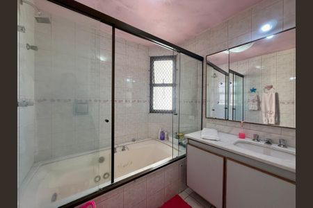 Apartamento para alugar com 160m², 3 quartos e 2 vagas Apartamento para alugar com 160m², 3 quartos e 2 vagasBanheiro Suíte