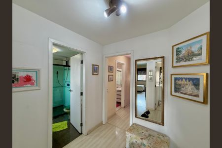 Apartamento para alugar com 160m², 3 quartos e 2 vagas Apartamento para alugar com 160m², 3 quartos e 2 vagasCorredor Quartos