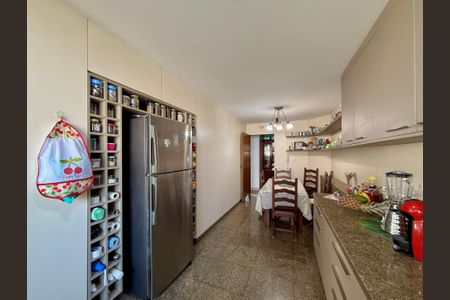 Apartamento para alugar com 160m², 3 quartos e 2 vagas Apartamento para alugar com 160m², 3 quartos e 2 vagasCozinha