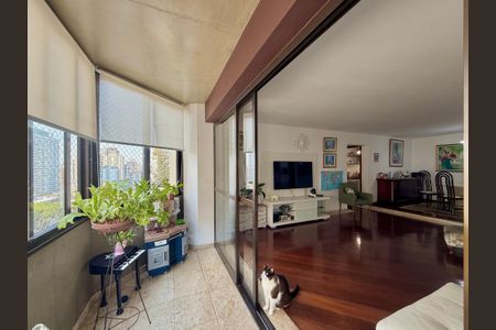 Apartamento para alugar com 160m², 3 quartos e 2 vagas Apartamento para alugar com 160m², 3 quartos e 2 vagasSacada