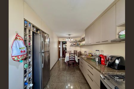 Apartamento para alugar com 160m², 3 quartos e 2 vagas Apartamento para alugar com 160m², 3 quartos e 2 vagasCozinha