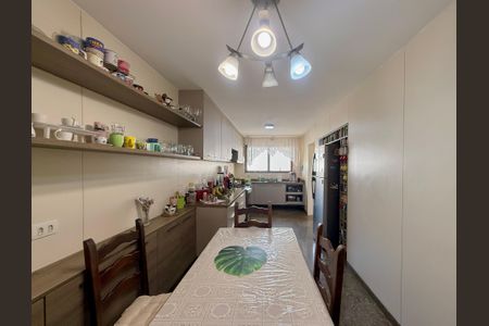 Apartamento para alugar com 160m², 3 quartos e 2 vagas Apartamento para alugar com 160m², 3 quartos e 2 vagasCozinha