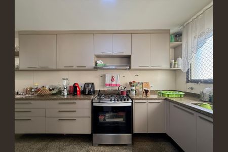 Apartamento para alugar com 160m², 3 quartos e 2 vagas Apartamento para alugar com 160m², 3 quartos e 2 vagasCozinha