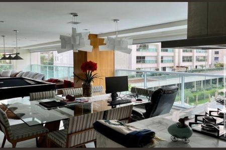 Apartamento à venda com 335m², 3 quartos e 4 vagas