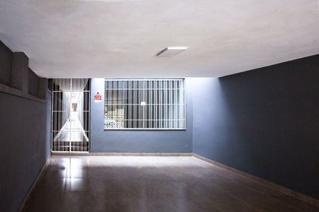 Casa à venda com 214m², 3 quartos e 2 vagas