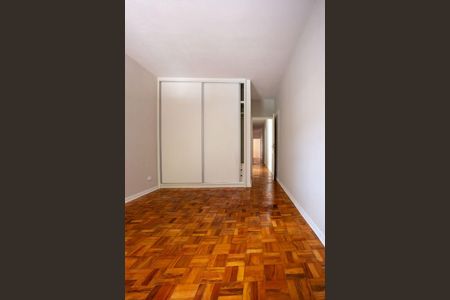 Casa à venda com 3 quartos, 214m² em Vila Alexandria, São Paulo