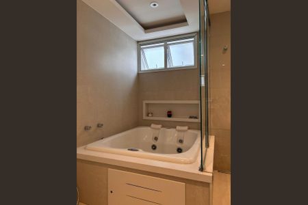 Apartamento à venda com 258m², 4 quartos e 4 vagas