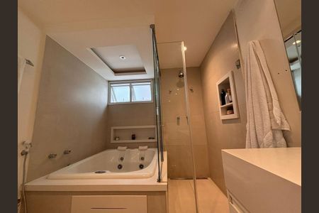 Apartamento à venda com 258m², 4 quartos e 4 vagas