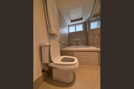 Apartamento à venda com 258m², 4 quartos e 4 vagas