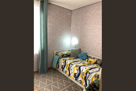 Casa à venda com 3 quartos, 250m² em Vila Nivi, São Paulo