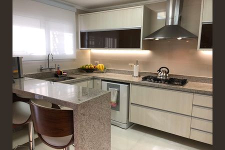 Casa à venda com 250m², 3 quartos e 3 vagas