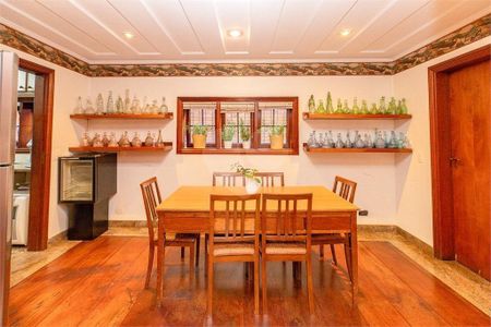 Casa à venda com 5 quartos, 208m² em Vila Madalena, São Paulo