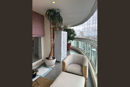 Apartamento à venda com 261m², 4 quartos e 4 vagas