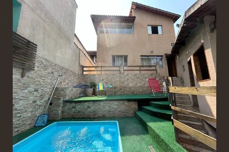 Casa à venda com 265m², 3 quartos e 2 vagas