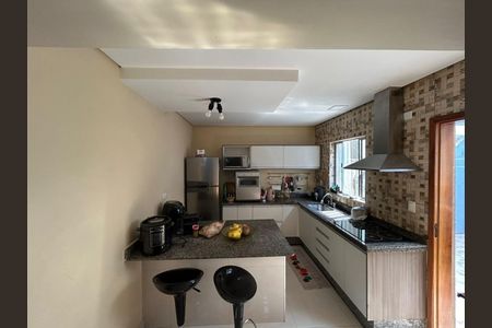 Casa à venda com 265m², 3 quartos e 2 vagas