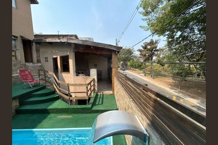 Casa à venda com 265m², 3 quartos e 2 vagas