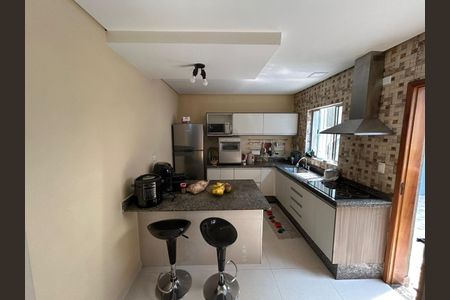 Casa à venda com 265m², 3 quartos e 2 vagas