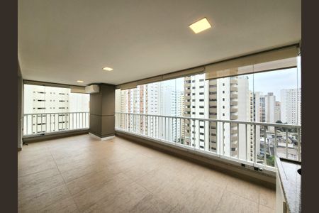 Apartamento à venda com 181m², 3 quartos e 3 vagasVaranda