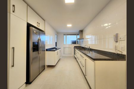 Apartamento à venda com 181m², 3 quartos e 3 vagasCozinha