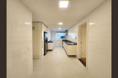 Apartamento à venda com 181m², 3 quartos e 3 vagasCozinha