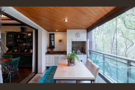 Apartamento à venda com 225m², 4 quartos e 3 vagas