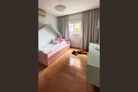 Apartamento à venda com 247m², 4 quartos e 5 vagas