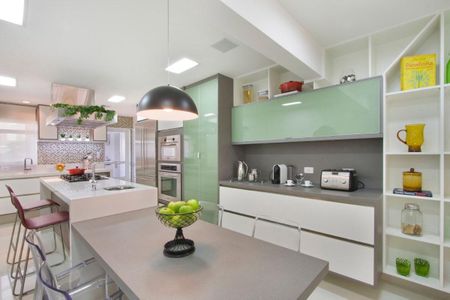 Apartamento à venda com 205m², 3 quartos e 4 vagas