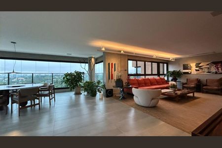 Apartamento à venda com 230m², 3 quartos e 4 vagas