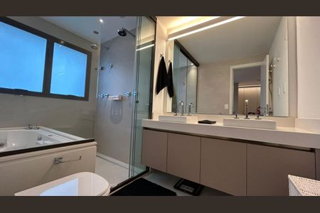 Apartamento à venda com 230m², 3 quartos e 4 vagas