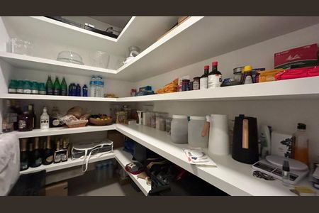 Apartamento à venda com 230m², 3 quartos e 4 vagas