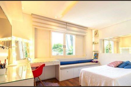 Casa à venda com 5 quartos, 353m² em Chácara Monte Alegre, São Paulo