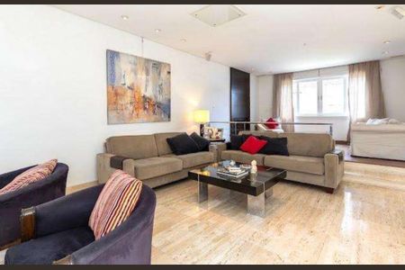 Casa à venda com 5 quartos, 353m² em Chácara Monte Alegre, São Paulo