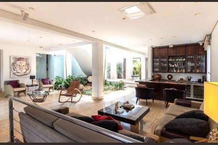 Casa à venda com 5 quartos, 353m² em Chácara Monte Alegre, São Paulo