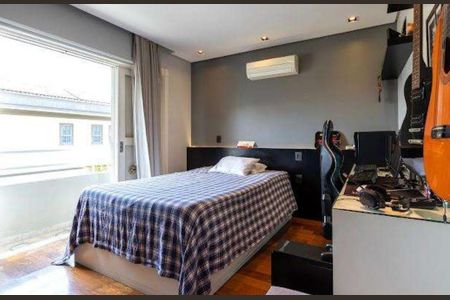 Casa à venda com 5 quartos, 353m² em Chácara Monte Alegre, São Paulo