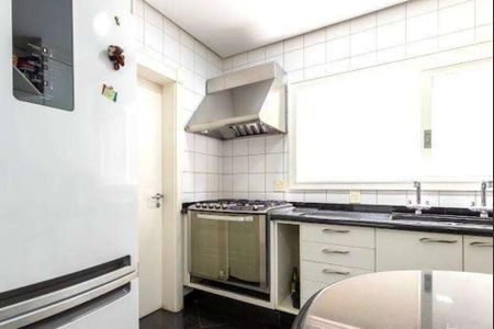 Casa à venda com 353m², 5 quartos e 6 vagas