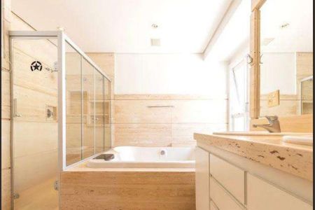 Casa à venda com 5 quartos, 353m² em Chácara Monte Alegre, São Paulo