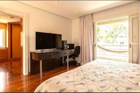 Casa à venda com 353m², 5 quartos e 6 vagas