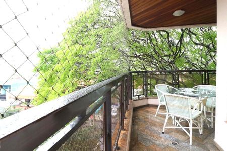 Apartamento à venda com 234m², 4 quartos e 4 vagas