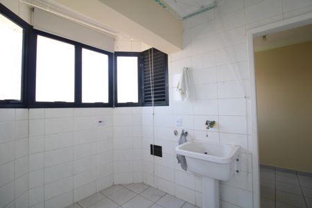 Apartamento para alugar com 129m², 3 quartos e 3 vagasÁrea de Serviço