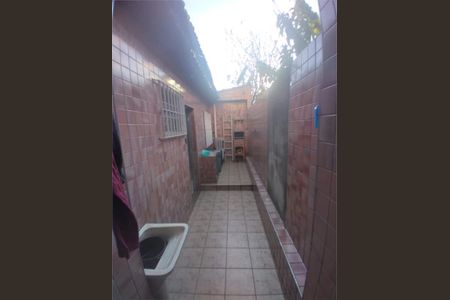 Casa de condomínio à venda com 58m², 3 quartos e sem vaga