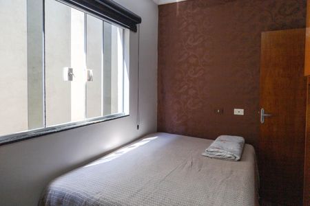 Casa à venda com 212m², 3 quartos e 8 vagasQuarto 2