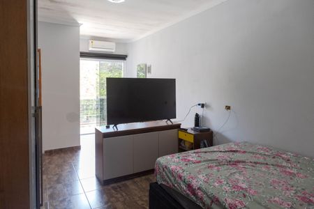 Casa à venda com 212m², 3 quartos e 8 vagasSuíte