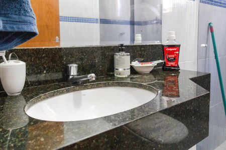 Casa à venda com 212m², 3 quartos e 8 vagasBanheiro