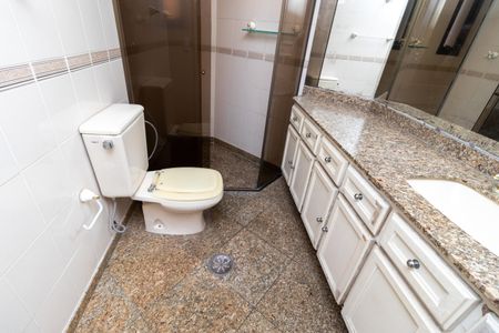 Apartamento à venda com 244m², 4 quartos e 4 vagasBanheiro Social