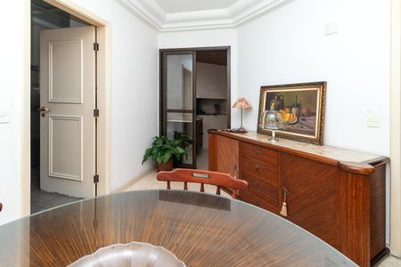 Apartamento à venda com 244m², 4 quartos e 4 vagasCopa