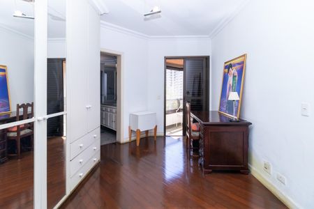 Apartamento à venda com 244m², 4 quartos e 4 vagasSuíte 1