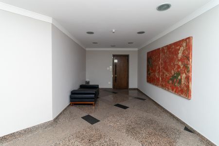 Apartamento à venda com 244m², 4 quartos e 4 vagasHall social