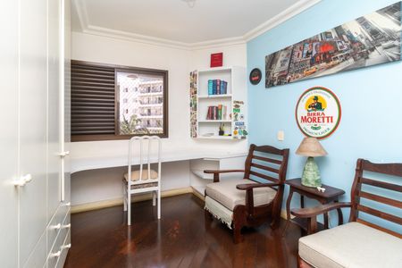 Apartamento à venda com 244m², 4 quartos e 4 vagasQuarto 2