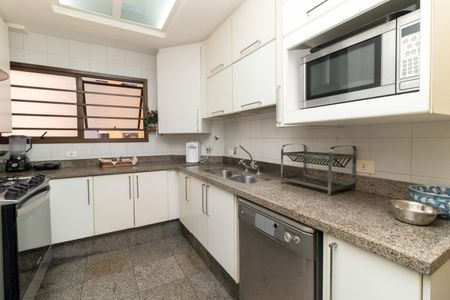 Apartamento à venda com 244m², 4 quartos e 4 vagasCozinha