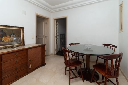 Apartamento à venda com 244m², 4 quartos e 4 vagasCopa